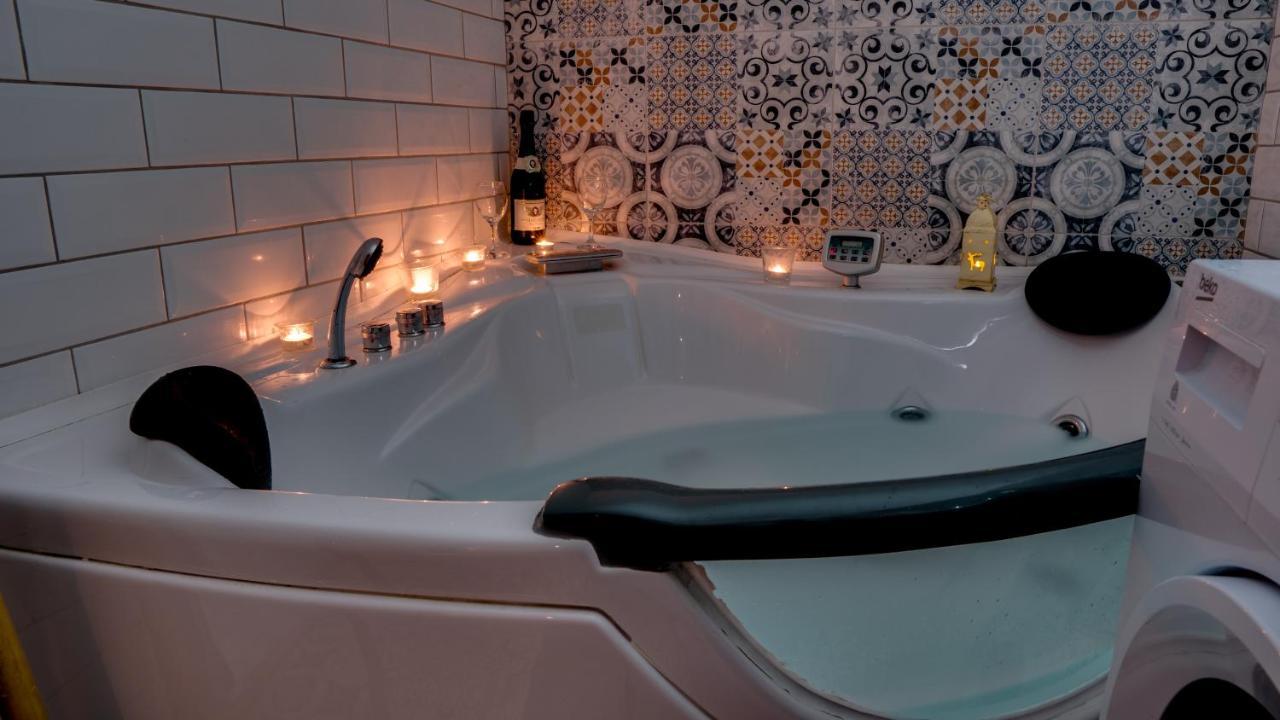 Spa Apartment Yin - Hot Tub, Sauna, Spa Νόβι Σαντ Εξωτερικό φωτογραφία
